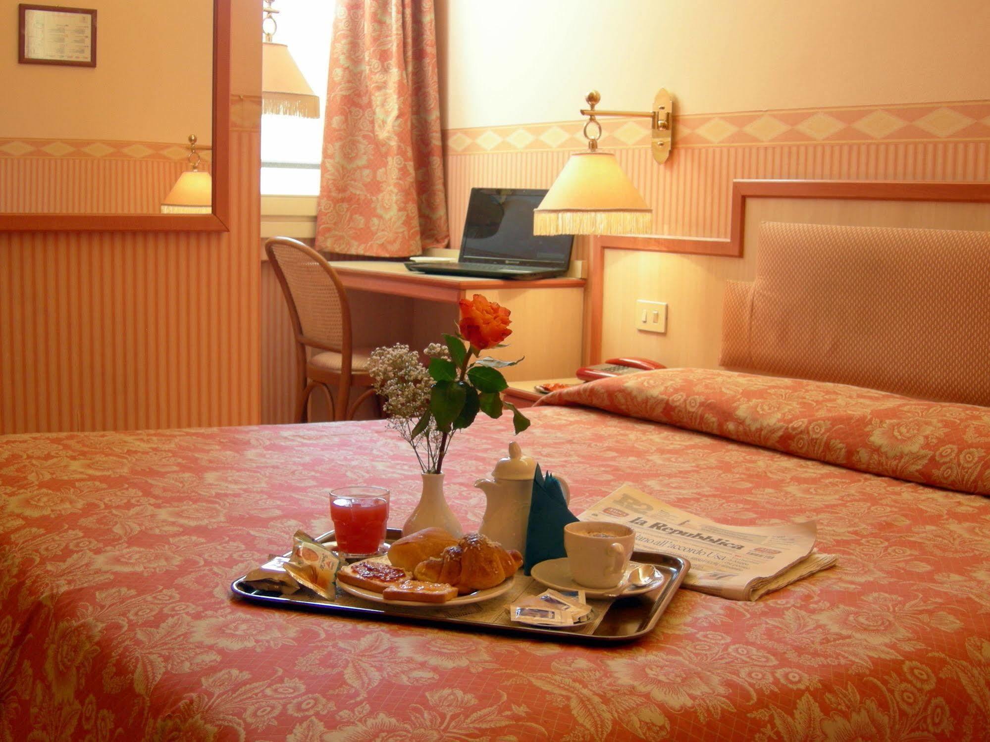 Buenos Aires Hotel Милан Экстерьер фото
