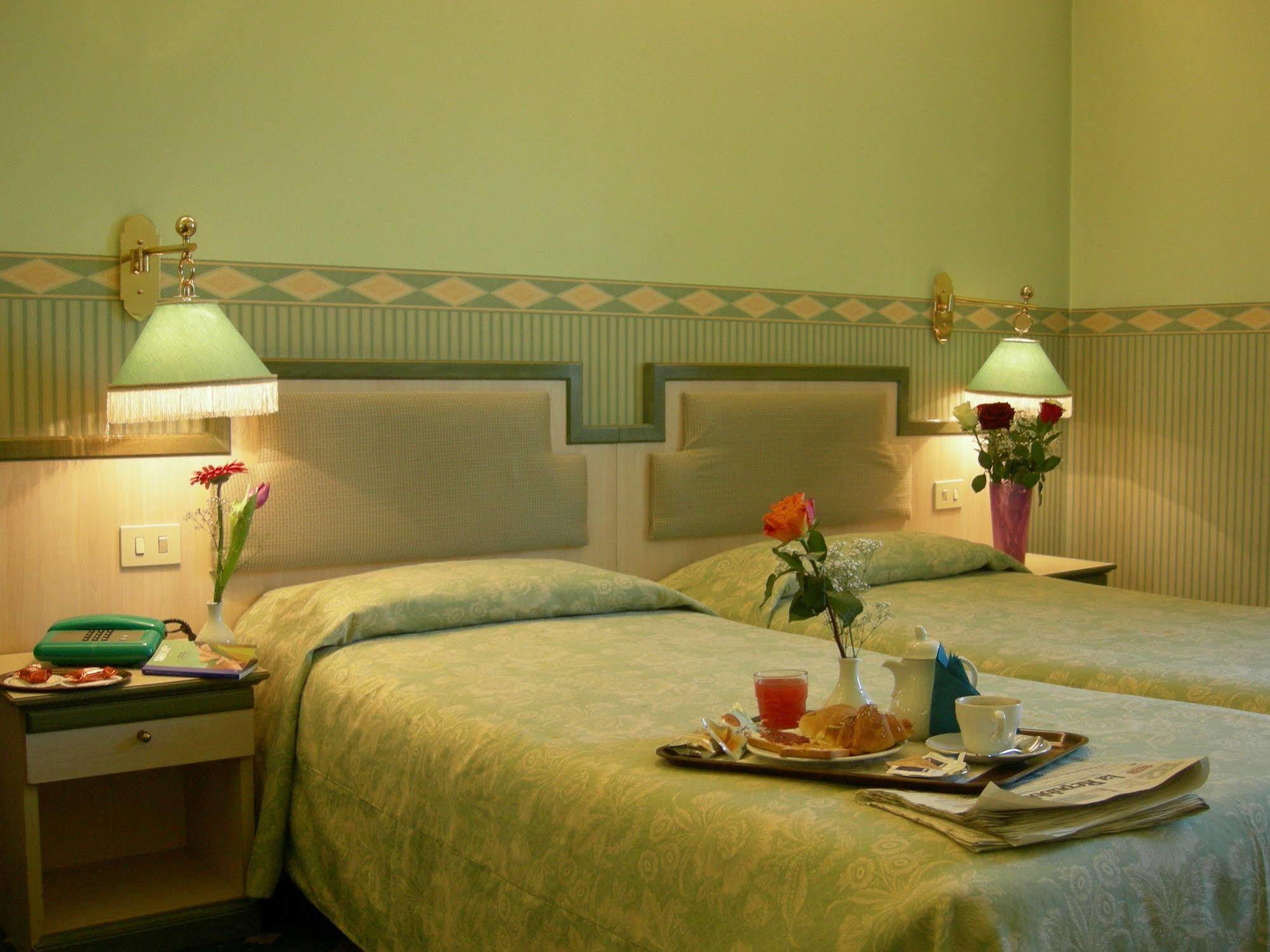 Buenos Aires Hotel Милан Экстерьер фото