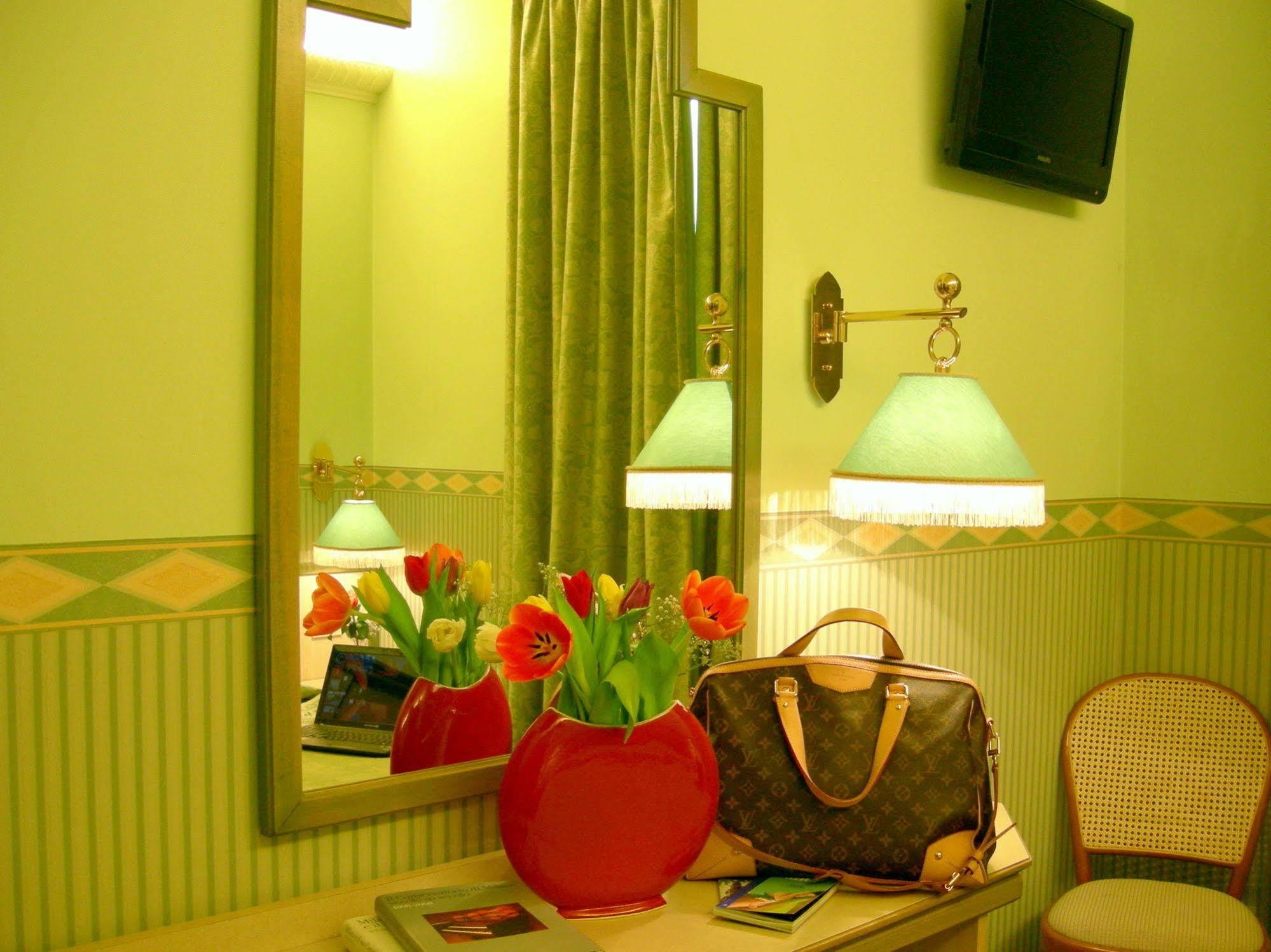Buenos Aires Hotel Милан Экстерьер фото